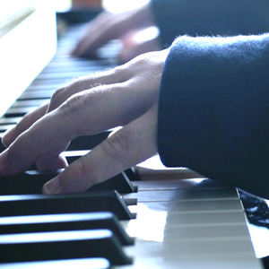 白鹿被强❌喷水羞羞漫画
